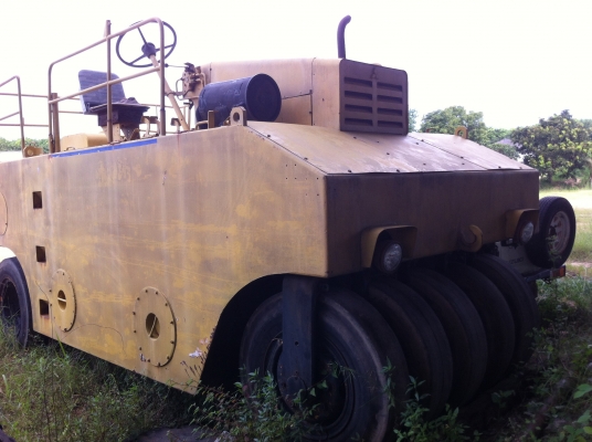 รถบดล้อยาง 11 ล้อ พร้อมใช้ถามรายละเอียดเพิ่มเติมได้ รถบดล้อยาง 11 ล้อ พร้อมใช้ถามรายละเอียดเพิ่มเติมได้