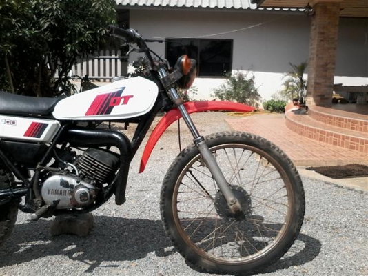 ขาย DT100 เครื่องพอใช้เหมาะเอาไปปั้นต่อระบบไฟต้องเช็คอีกทีรถติดขี่ได้ออกใบซื้อขายเหมาะเอาไปปั้นต่อ