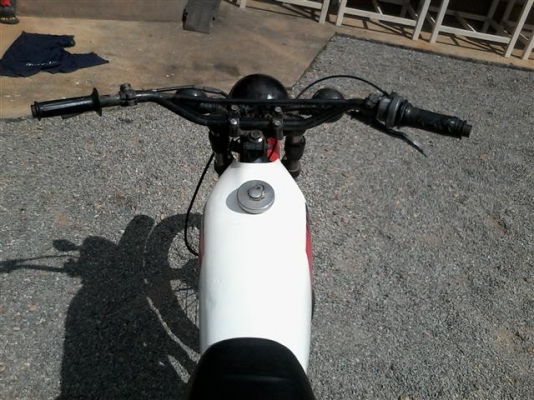 ขาย DT100 เครื่องพอใช้เหมาะเอาไปปั้นต่อระบบไฟต้องเช็คอีกทีรถติดขี่ได้ออกใบซื้อขายเหมาะเอาไปปั้นต่อ