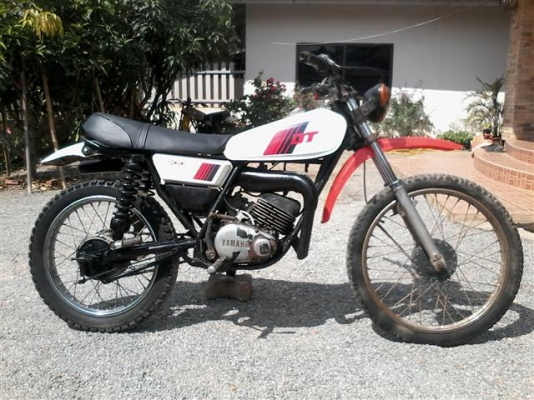 ขาย DT100 เครื่องพอใช้เหมาะเอาไปปั้นต่อระบบไฟต้องเช็คอีกทีรถติดขี่ได้ออกใบซื้อขายเหมาะเอาไปปั้นต่อ