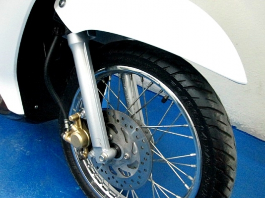 Fino i ลายพรีเมี่ยม สีขาว สวย พิมนิยม  รถเดือน กันยายน ปี 57 ไมล์ 4 พันโล สภาพสวยเลย แถม 3 รายการ 32900