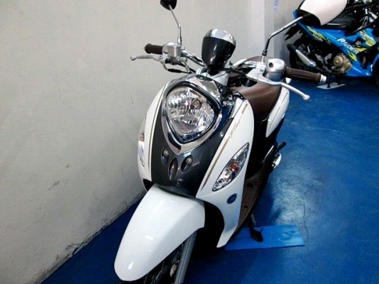 Fino i ลายพรีเมี่ยม สีขาว สวย พิมนิยม  รถเดือน กันยายน ปี 57 ไมล์ 4 พันโล สภาพสวยเลย แถม 3 รายการ 32900