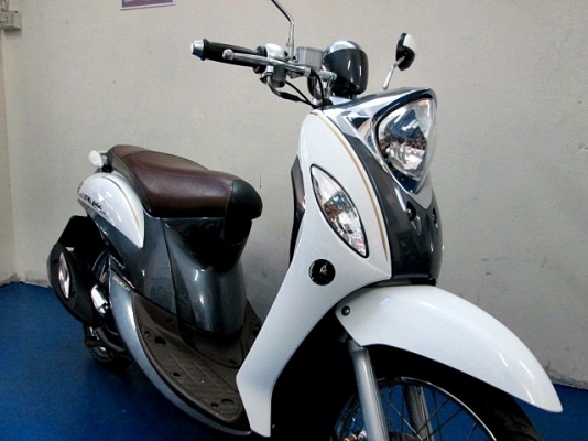 Fino i ลายพรีเมี่ยม สีขาว สวย พิมนิยม  รถเดือน กันยายน ปี 57 ไมล์ 4 พันโล สภาพสวยเลย แถม 3 รายการ 32900