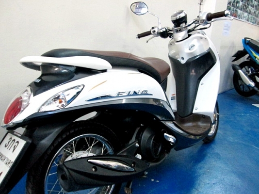 Fino i ลายพรีเมี่ยม สีขาว สวย พิมนิยม  รถเดือน กันยายน ปี 57 ไมล์ 4 พันโล สภาพสวยเลย แถม 3 รายการ 32900