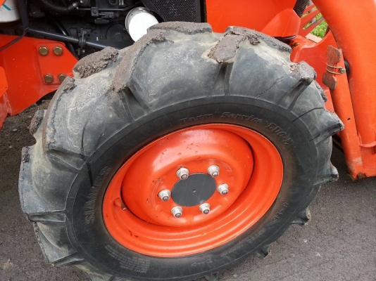 คูโบต้า L3608 4 WD 2 เพลา พร้อมใบมีด  985 ชั่วโมง..เล่มพร้อม ปี 2553