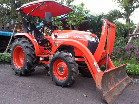 คูโบต้า L3608 4 WD 2 เพลา พร้อมใบมีด  985 ชั่วโมง..เล่มพร้อม ปี 2553