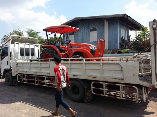 คูโบต้า L3608 4 WD 2 เพลา พร้อมใบมีด  985 ชั่วโมง..เล่มพร้อม ปี 2553