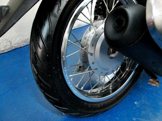 SCOOPY สีขาวดำ ลายกอลิล่า รถเดือน เมษายน ปี57ไมล์ 3 พันโล ภาษี พรบต่อเรียบร้อย รถสวยของแถม 3 รายการ 31900