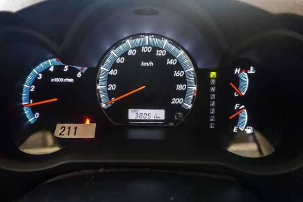 ขาย 2014 TOYOTA FORTUNER 2.5V ขับ2 NAVIกลิ่นใหม่ยังอยู่สภาพป้ายแดง เกียร์ออโต้ดีเซล สีขาวราคาถูกด่วนๆ