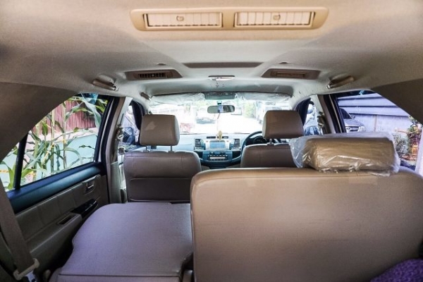 ขาย 2014 TOYOTA FORTUNER 2.5V ขับ2 NAVIกลิ่นใหม่ยังอยู่สภาพป้ายแดง เกียร์ออโต้ดีเซล สีขาวราคาถูกด่วนๆ