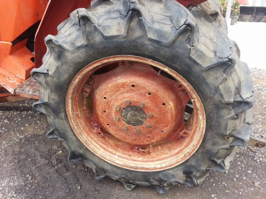 คูโบต้า L3202 4 WD พร้อมใบมีดดันหน้า เครื่องดี เกียร์ดี เพาเวอร์ ขายตามสภาพ