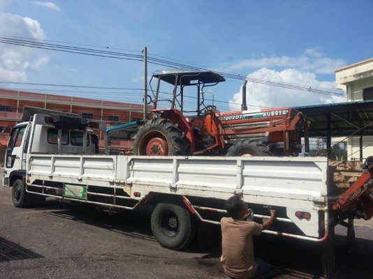 คูโบต้า L3202 4 WD พร้อมใบมีดดันหน้า เครื่องดี เกียร์ดี เพาเวอร์ ขายตามสภาพ