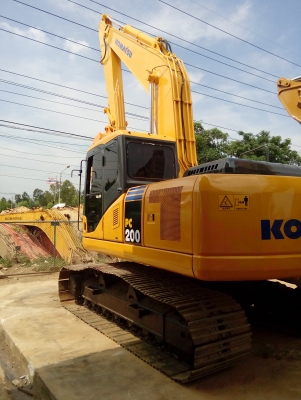 ขายรถเเมค์โครPC200-7KOMATSUเอกสารมีสภาพสวยพร้อมใช่งานได้สนใจติดต่อเจ๊อ้อยเเมค์โครที่0818021463