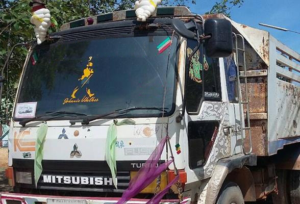 10ล้อ หลงเทอร์โบ 2เพลาดั้ม MITSUBISHI FUSO TF-220แรง **ขาย FUSO TF-220HP หลงโบ 10ล้อ2เพลาดั้ม เบรคใหญ่ เพลาบุ๋ม ครบ สภาพดี พร้อมใช้งาน 10ล้อ หลงเทอร์โบ 2เพลาดั้ม MITSUBISHI FUSO TF-220แรง **ขาย FUSO TF-220HP หลงโบ 10ล้อ2เพลาดั้ม เบรคใหญ่ เพลาบุ๋ม ครบ สภาพดี พร้อมใช้งาน