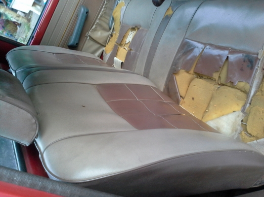 มาใหม่สดๆร้อนๆลงก่อนล้าง ม้ากระโดด LN40 ดีเซล เครื่องดีมาก สีดูดี ทบ.เต็ม ปลายปีหน้า59เอกสารโอนครบ ชุดแอร์มีขาดคอม ล้อแม็กสวยของD4D อื่นๆตามสภาพ เน้นใช้งานคุ้มแน่นอน ขาย49000-ต่อรองได้ สนใจดูรถที่ อ.ลำปลายมาศ จ.บุรีรัมย์ 0817915677 ID LINE : tst3941