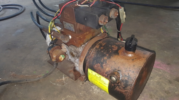 ปั้มไฮดรอลิค ออก 4 สาย ไฟ 24 v