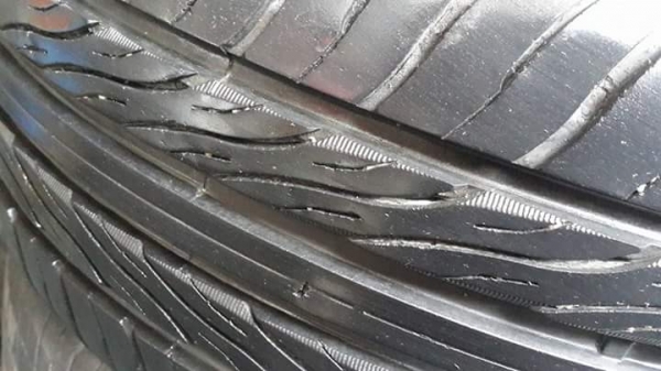 *** มีคู่เดียว *** ยาง 205/45/17 ปี12 ดอกหนาๆ 2เส้น *** มีคู่เดียว *** ยาง 205/45/17 ปี12 ดอกหนาๆ 2เส้น