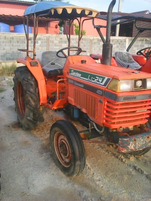 ขายรถไถKUBOTA L1-24 พร้อมใช้ สวยๆ สีเดิมๆ แรงๆ ขายรถไถKUBOTA L1-24 พร้อมใช้ สวยๆ สีเดิมๆ แรงๆ
