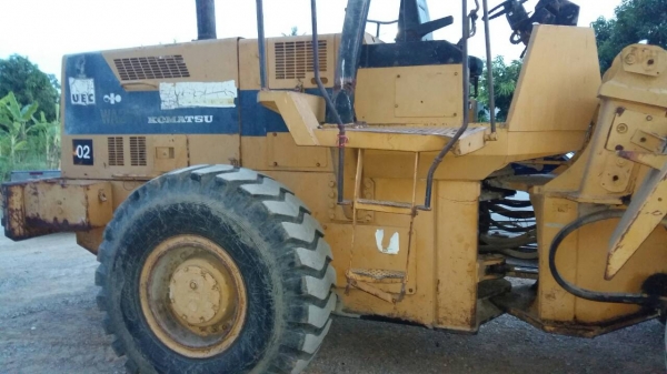 ขาย รถตัก ล้อยาง