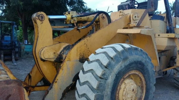 ขาย รถตัก ล้อยาง