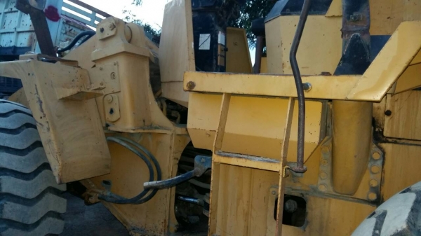 ขาย รถตัก ล้อยาง