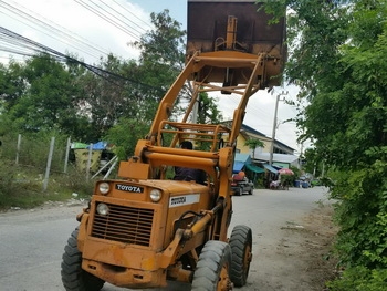 ขาย รถตัก TOYOTA ขนาด1คิว เครื่องเบนชิน 2 เพลา ขับ 4ล้อ คอยาวพิเศษ ขาย รถตัก TOYOTA ขนาด1คิว เครื่องเบนชิน 2 เพลา ขับ 4ล้อ คอยาวพิเศษ