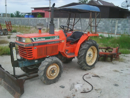ขายรถไถKUBOTA L1-20  4WD  พร้อมใช้ สวยๆ สีเดิมๆ แรงๆ