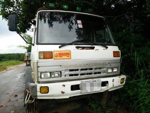 6ล้อหัวลาก185แรง..พร้อมหางพื้นเรียบ2คาน(รายละเอียดดูให้อีกที)