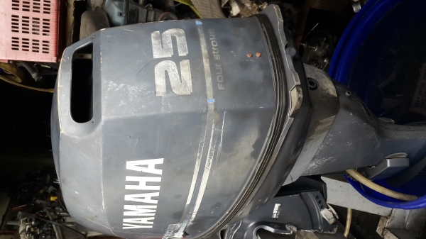 ขายเครื่องเรือ YAMAHA  25 เเรง นำเข้าญี่ปุ่น เครื่องนิ่ม น้ำออกดี