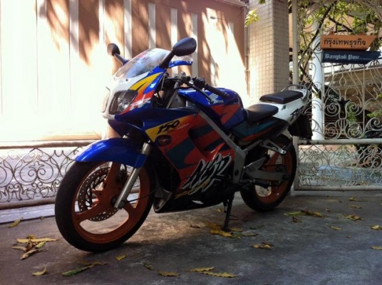ขออนุญาติขาย HONDA NSR150 RRW ตัว TOP ล้อแม็ก โอนให้ฟรีครับ ขออนุญาติขาย HONDA NSR150 RRW ตัว TOP ล้อแม็ก โอนให้ฟรีครับ