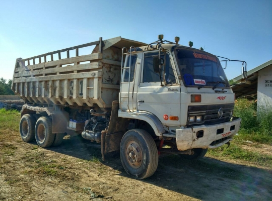 ขายกระบะท้องเรือบรรทุกหินใหญ่