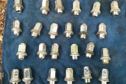 ขายแม็ก TOYOTA VIGO ขอบ16 รุ่นพิเศษสีเทา พร้อมยางบริดสโตน ปี12 ถูกๆ พร้อมน๊อตแท้ 24 ตัว จำนวน 1 ชุด 5500 ขายแม็ก TOYOTA VIGO ขอบ16 รุ่นพิเศษสีเทา พร้อมยางบริดสโตน ปี12 ถูกๆ พร้อมน๊อตแท้ 24 ตัว จำนวน 1 ชุด 5500