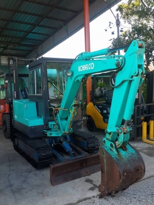 รถแบคโฮ KOBELCO SK30