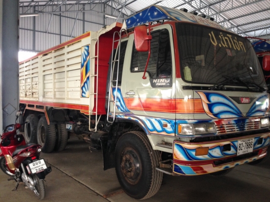 ขายด่วนครับ HINO 3M ดั้ม 2 เพลา สวยๆ ครับ รถพร้อมใช้งาน ครับ