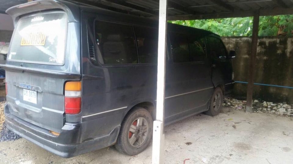 ขาย 60,0000 บาท เท่านั้น มีเล่มพร้อมโอน รถตู้ วางเครื่อง ติด CNG เกียร์ออโต้