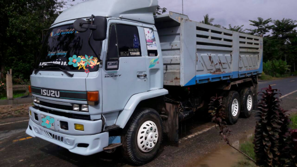 ขายรถบรรทุก 10 ล้อดัมพ์ ISUZU ROCKY 240 แรงม้านางฟ้าแท้ มีระบบลากพ่วง ราคา 1150000