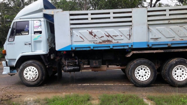 ขายรถบรรทุก 10 ล้อดัมพ์ ISUZU ROCKY 240 แรงม้านางฟ้าแท้ มีระบบลากพ่วง ราคา 1150000