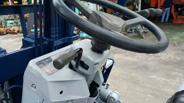 ขาย รถยก KOMATSU รุ่น FD25-11 มือสองญี่ปุ่น เสาสูง 4เมตร งาฮิ้ง ยางตัน เกียร์ออโต้ เครื่องยนต์ดีเซล มือถือ/LINE ID :0818753444 ขาย รถยก KOMATSU รุ่น FD25-11 มือสองญี่ปุ่น เสาสูง 4เมตร งาฮิ้ง ยางตัน เกียร์ออโต้ เครื่องยนต์ดีเซล มือถือ/LINE ID :0818753444