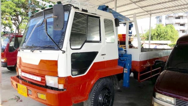 รถบรรทุก6ล้อติดเครน 3.6ตันพร้อมใช้งานภาษีไม่ขาดสนใจสอบถามใด้