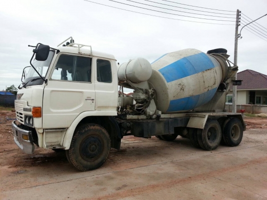 ขายรถโม่ปูน 10 ล้อ 5คิว สภาพดีพร้อมใช้งาน