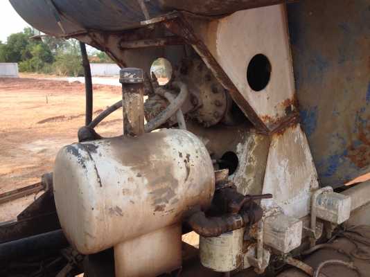 ขายรถโม่ปูน 10 ล้อ 5คิว สภาพดีพร้อมใช้งาน