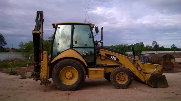 ขายรถตักหน้า-ขุดหลัง ขับเคลิื่อน 4 ล้อ  สภาพดีพร้อมใช้งาน