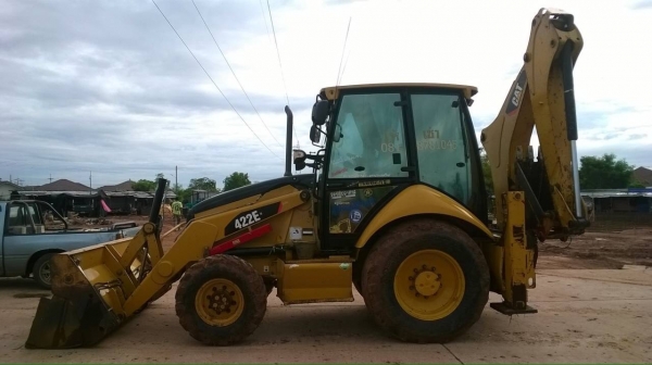 ขายรถตักหน้า-ขุดหลัง ขับเคลิื่อน 4 ล้อ  สภาพดีพร้อมใช้งาน