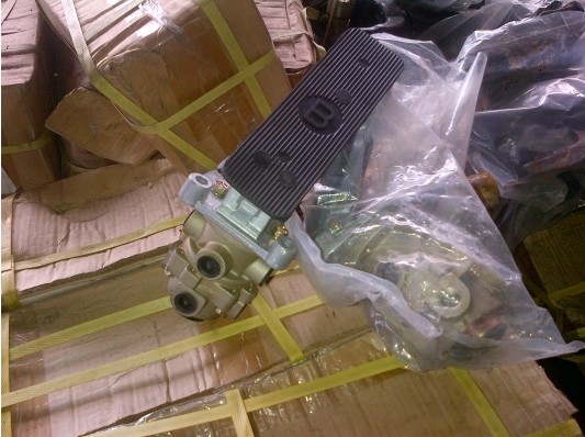 ขายตีนเหยียบจิฟฟี่ราคา 1300  บาท โทร 0906208746  0920976322