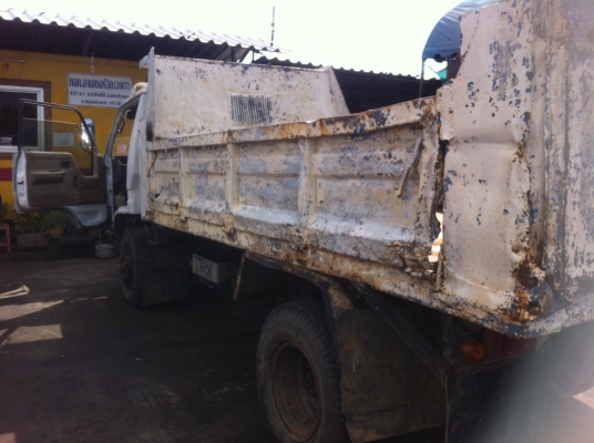 ต้องการขายรถ6ล้อดั้มขายตามสภาพสนใจติดต่อโดยตรง