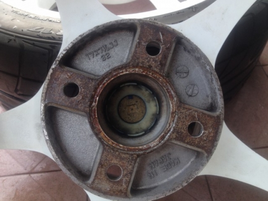 ล้อเเท้ PRO 1 ขอบ17หน้า7ครึ่งหลัง8อ๊อฟ32กับ38 4รู114สีเดิมญีปุ่นสภาพสวย