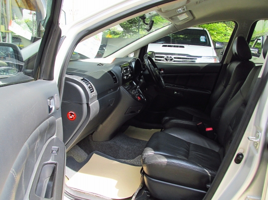 จัดเต็มๆ-ฟรีดาวน์ รถครอบครัว TOYOTA WISH ปี2004 สนใจโทร 086-038-9416