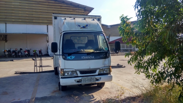 ขาย Isuzu NKR 6 ล้อ