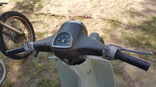 ขายรถมอเตอร์ไซค์โบราณสองคันไม่ได้ใช้ครับ ขายรถมอเตอร์ไซค์โบราณสองคันไม่ได้ใช้ครับ