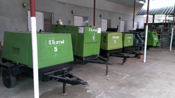 บริการ และให้เช่ารถบรรทุกหกล้อ สิบล้อ คอกสูง , ติดเครน , รถบดเดินตาม , เครื่องอัดลมสกัดคอนกรีต ราคาถูก